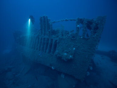 Bigblue dive lights sunken ship underwater photography